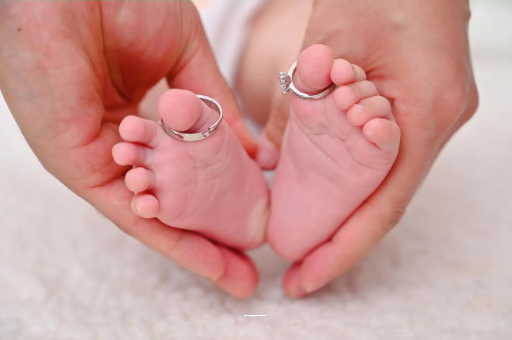 永兴宝宝睡觉频繁惊吓举手